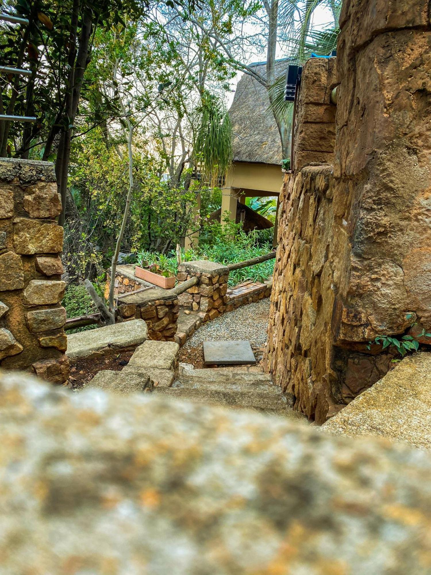 Bali At Scenic Haven Lodge In Hartbeespoort Exterior foto